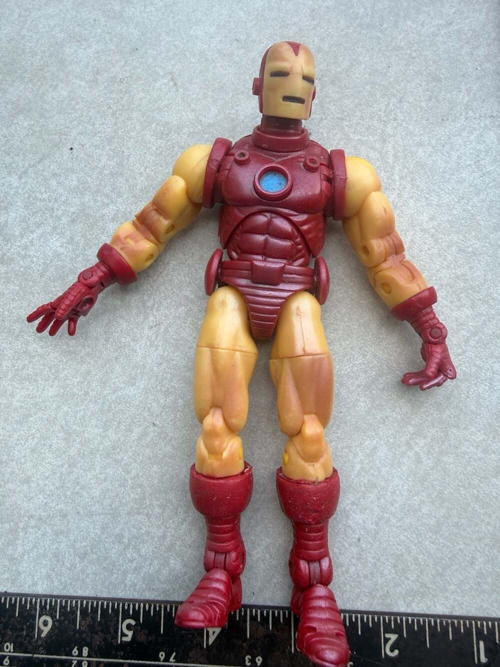 Toy Biz Marvel Legends Series 1 Iron Man Action Figure